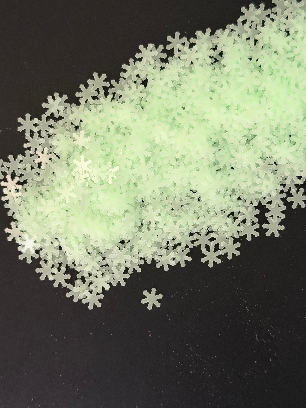 Glow Snowflakes Additive